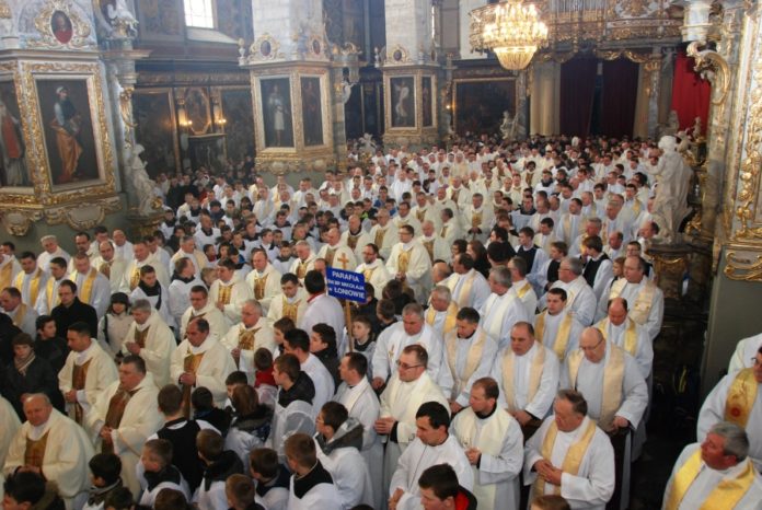 Dekret Zwołujący III Synod Diecezji Sandomierskiej | Diecezja Sandomierska