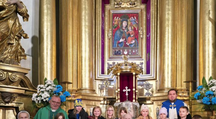 Tydzień Misyjny w Rakowie: najmłodsi tworzą ognisko misyjne