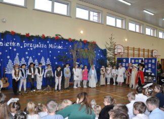 Świąteczne spotkanie i jasełka w Publicznej Szkole Podstawowej w Krzątce