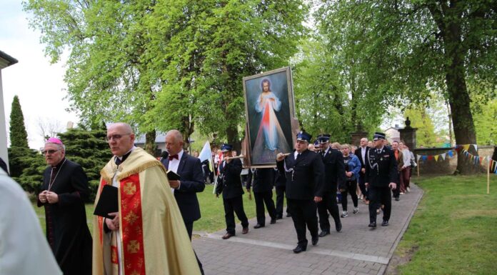 Par. pw. św. Apostołów Piotra i Pawła w Waśniowie
