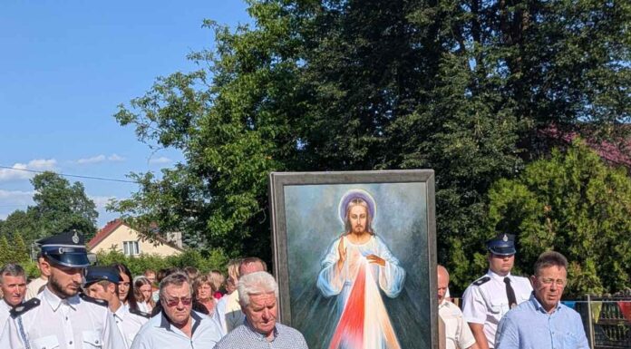 Par. pw. Świętej Rodziny w Hucie Komorowskiej
