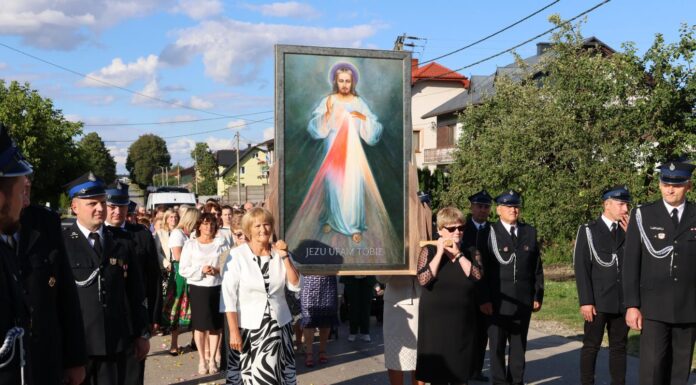 Par. pw. Matki Bożej Królowej Polski w Andrzejowie